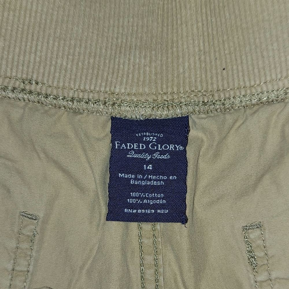Faded Glory khaki shorts - Picture 2 of 5